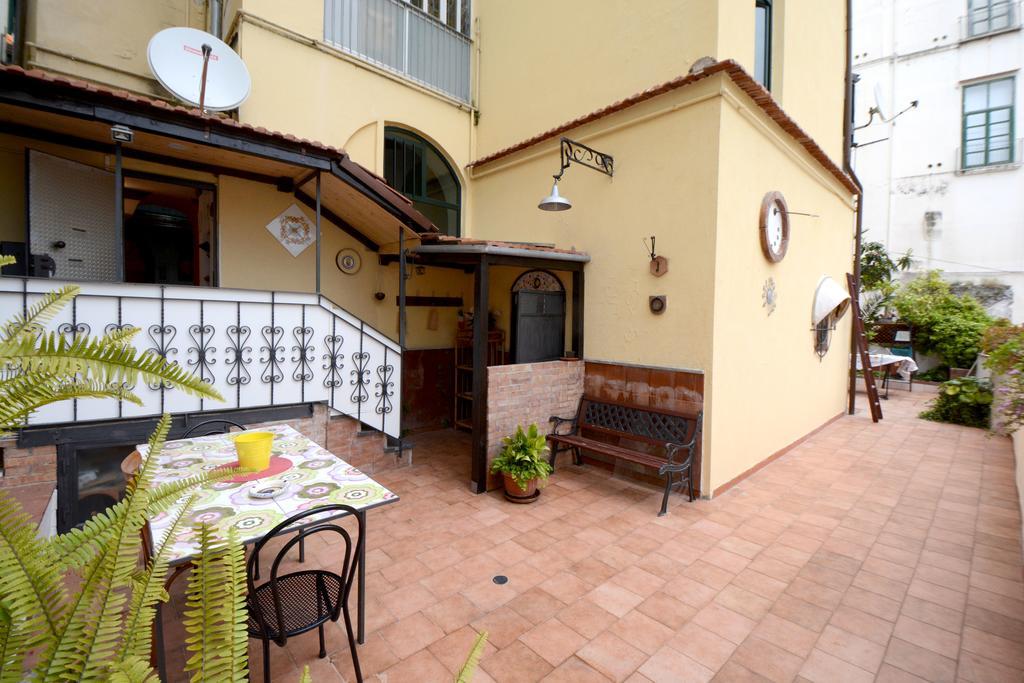 L'Homme Tranquille Apartment ซาแลร์โน ภายนอก รูปภาพ